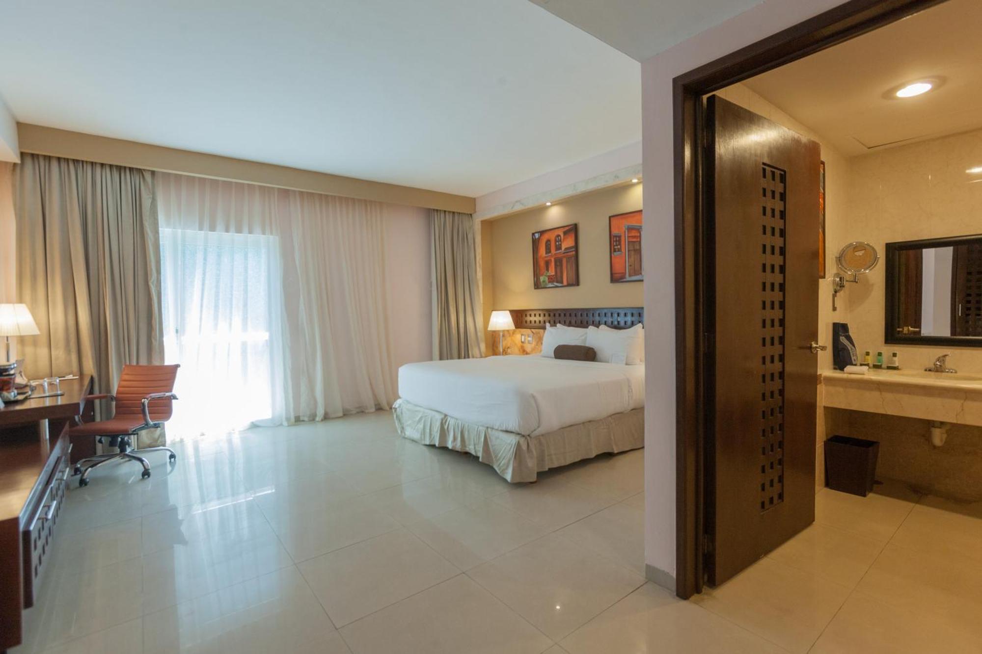 Wyndham Merida Bagian luar foto