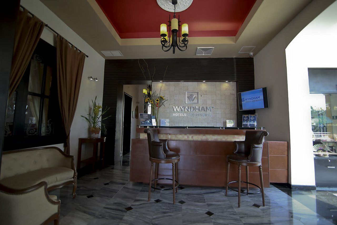 Wyndham Merida Bagian luar foto